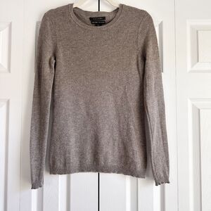 Tahari 100% Cashmere Sweater Women Size Small Taupe Crewneck Lightweight Luxe